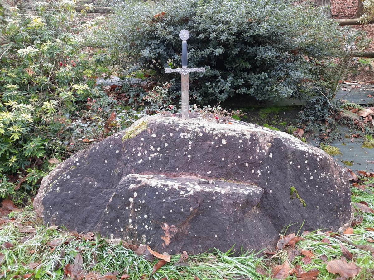 A La Memoire De Merlin & Spa Saint-Malon-sur-Mel المظهر الخارجي الصورة