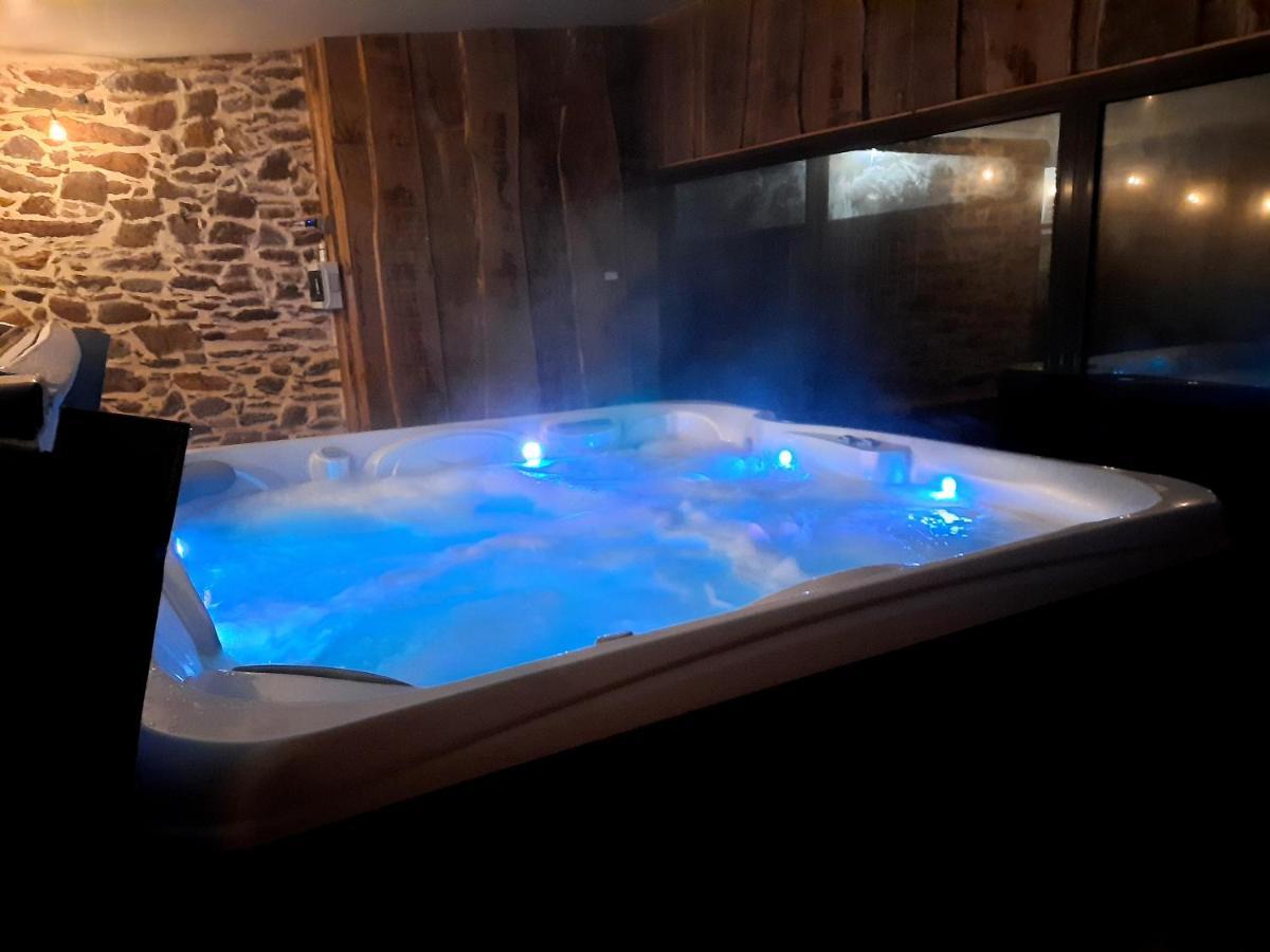 A La Memoire De Merlin & Spa Saint-Malon-sur-Mel المظهر الخارجي الصورة