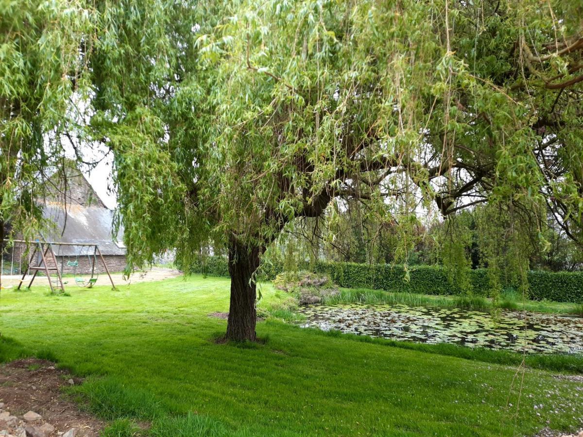 A La Memoire De Merlin & Spa Saint-Malon-sur-Mel المظهر الخارجي الصورة