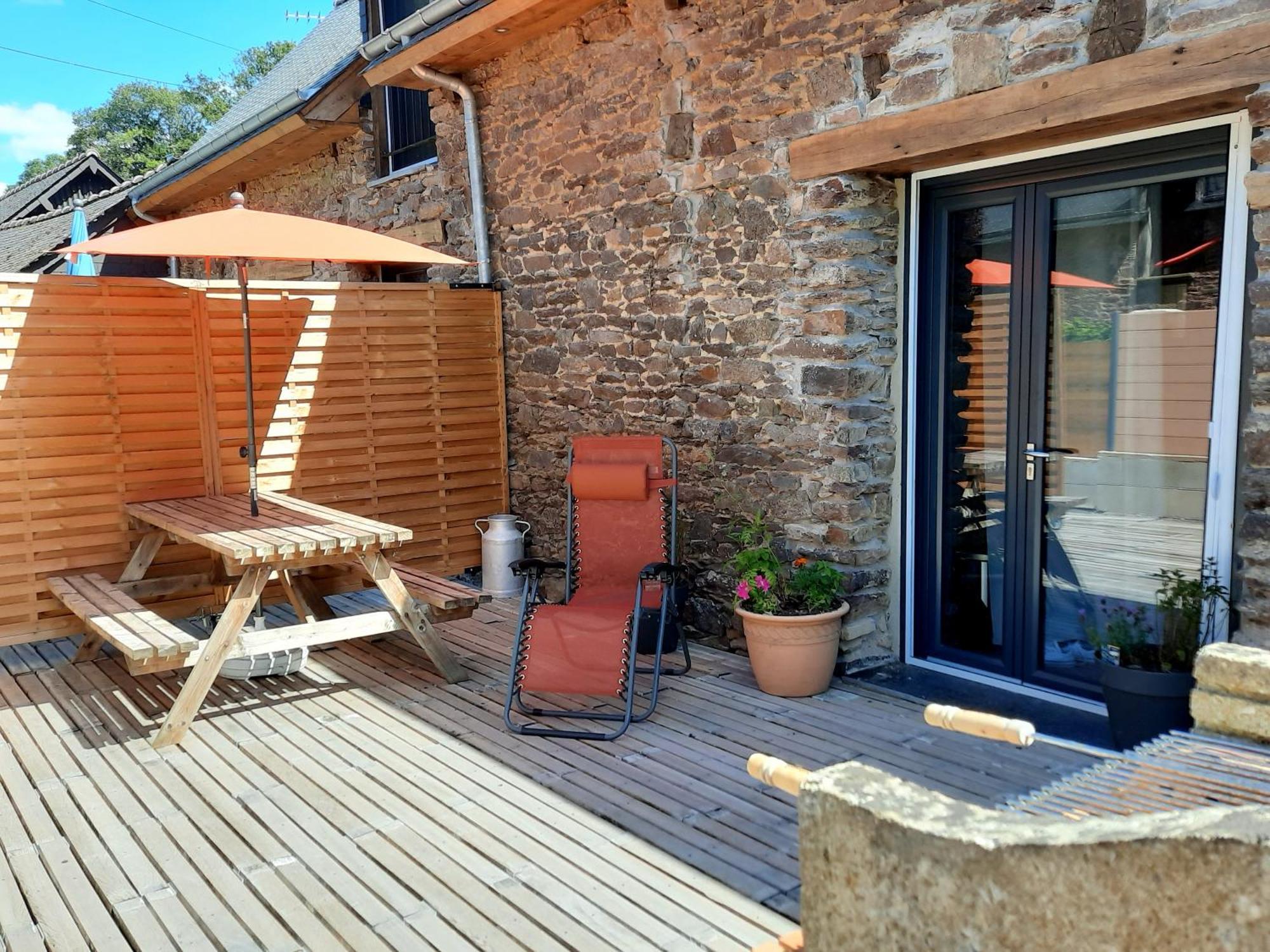 A La Memoire De Merlin & Spa Saint-Malon-sur-Mel المظهر الخارجي الصورة