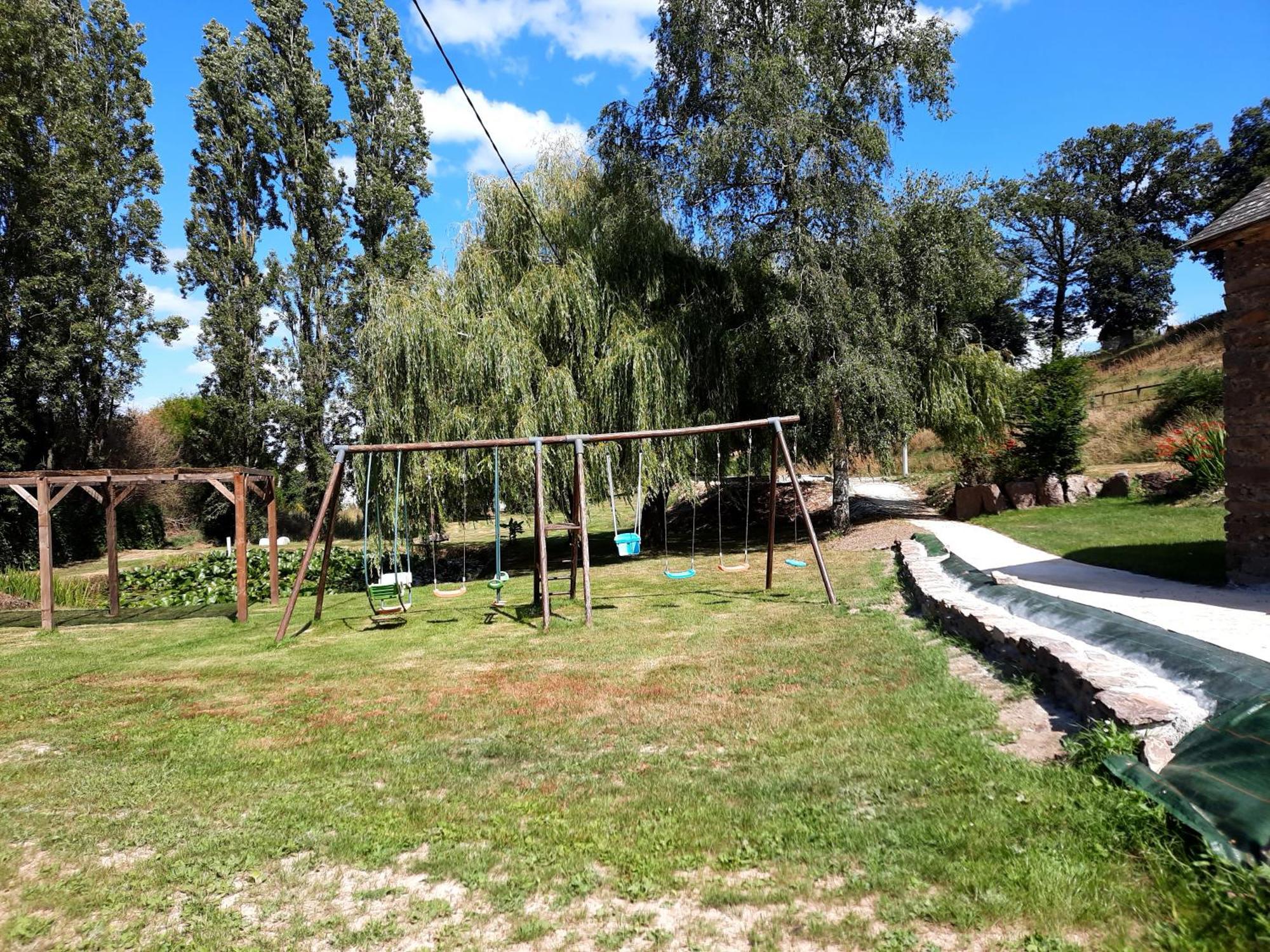 A La Memoire De Merlin & Spa Saint-Malon-sur-Mel المظهر الخارجي الصورة